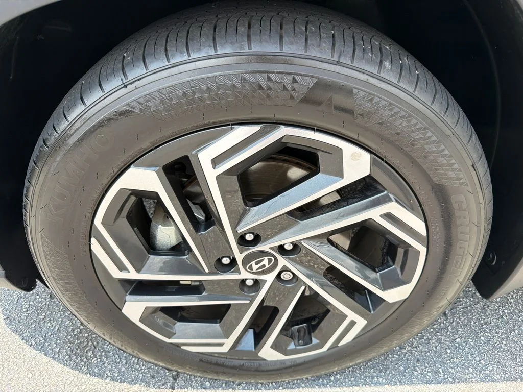Used 2025 Black Hyundai Limited image 11