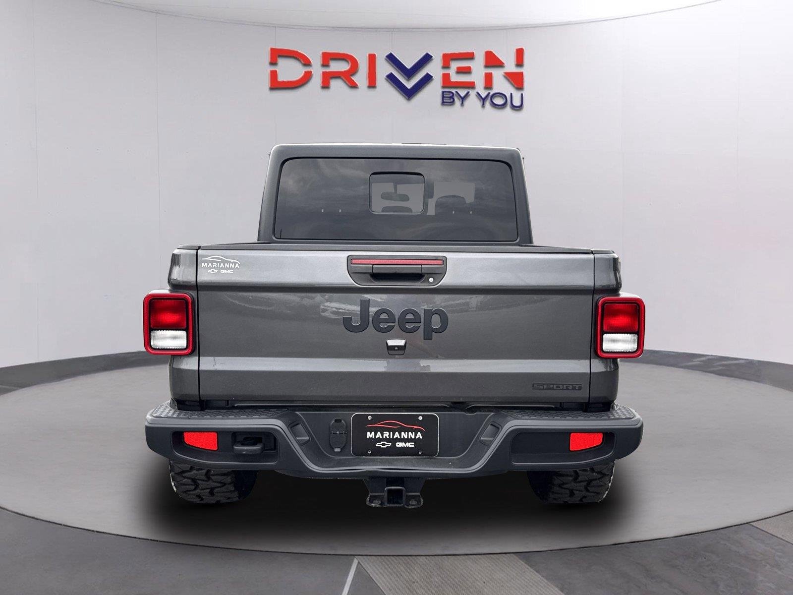 Used 2021 Granite Crystal Metallic Clearcoat Jeep Sport S image 5