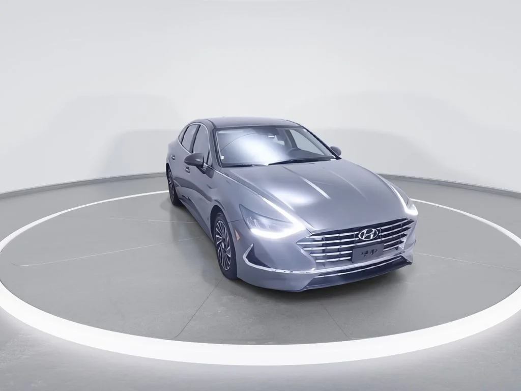 Used 2023 Gray Hyundai SEL image 2