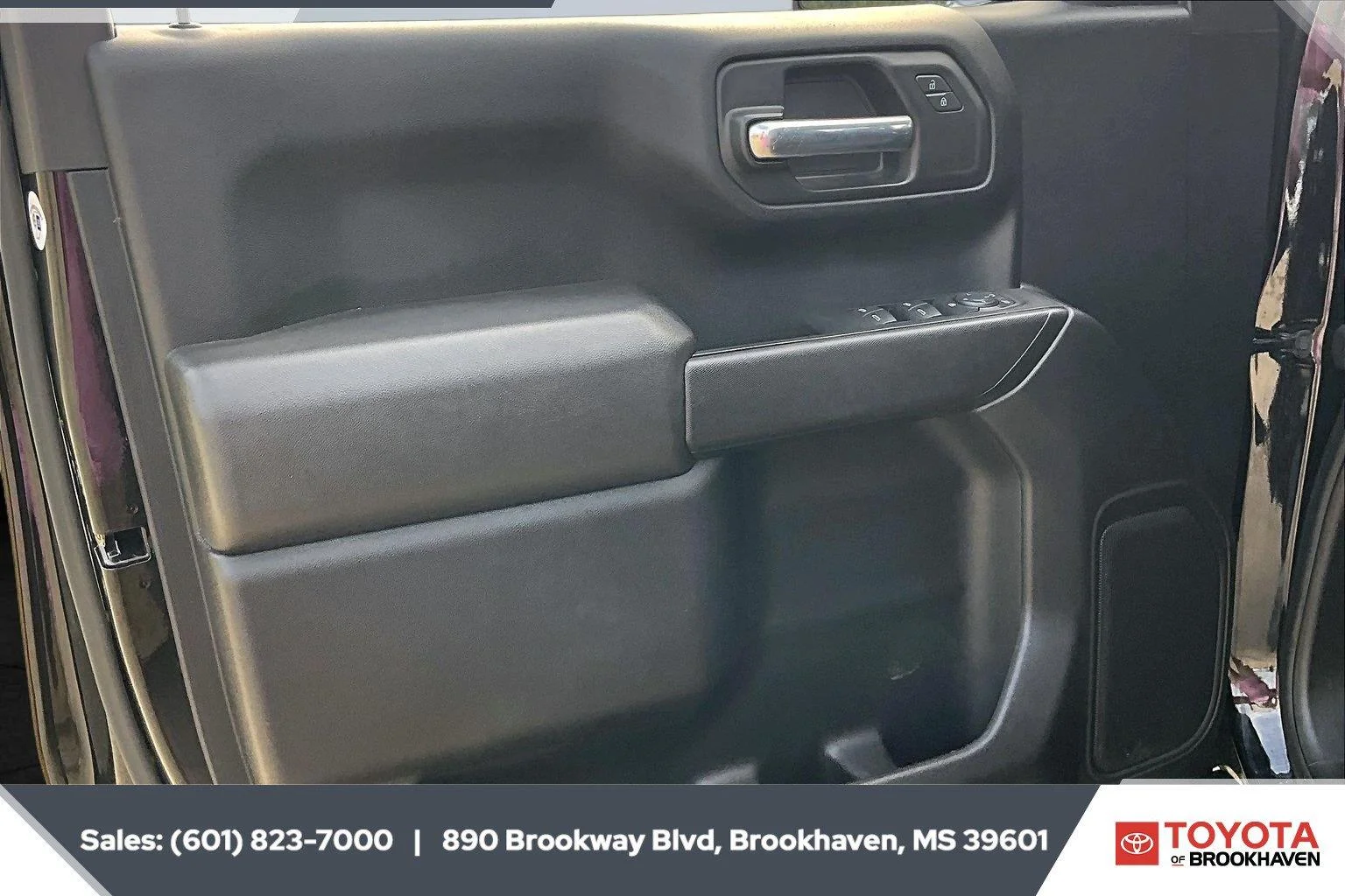 Used 2023 Black Chevrolet Custom image 17