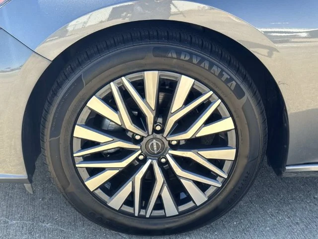 Used 2025 Gray Nissan 2.5 SV image 9