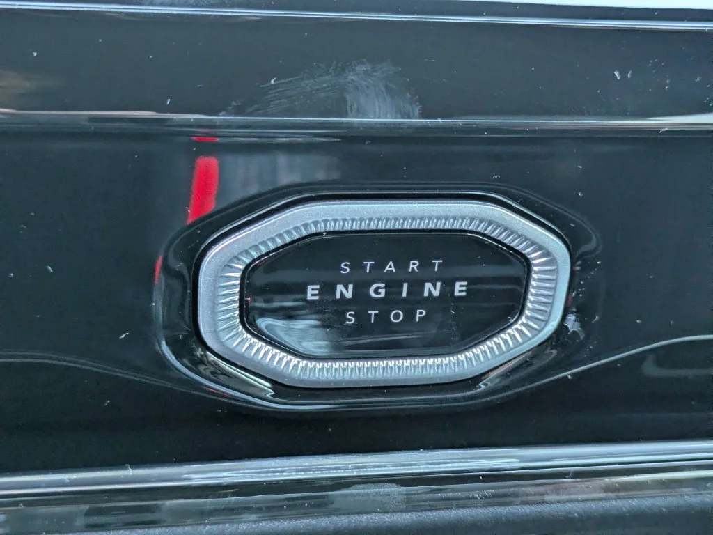 New 2027 Sting-Gray Clear-Coat Paint Jeep  image 30