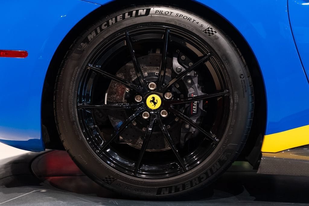 Certified Used 2017 Extra Sample Ferrari Base image 17