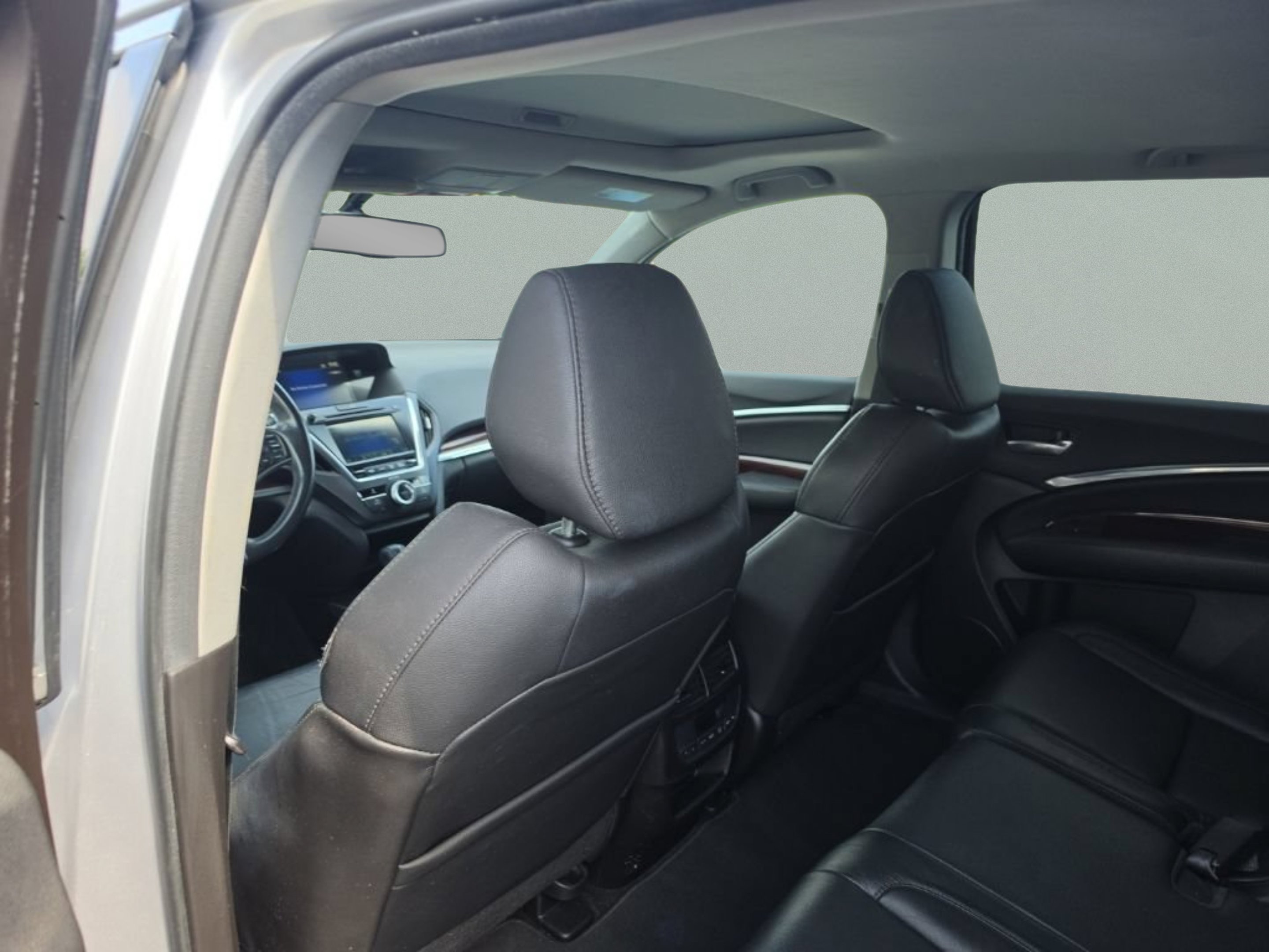 Used 2014 Silver Acura FWD image 26