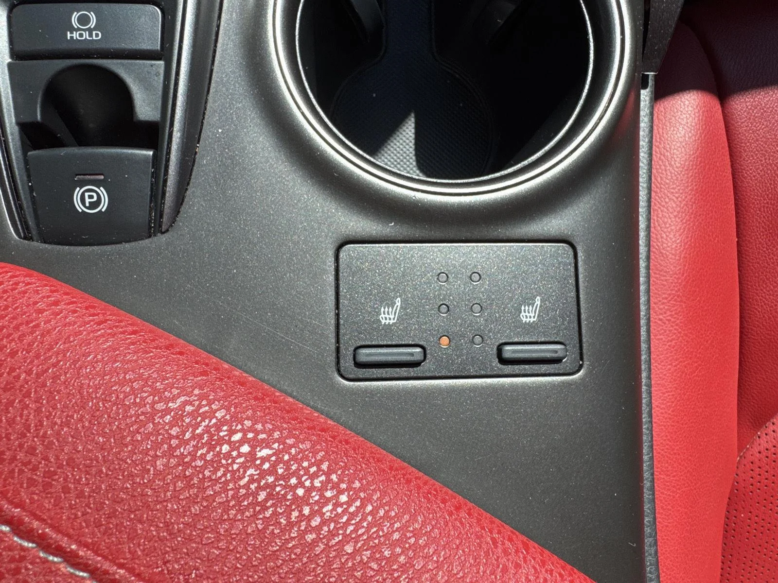 Used 2022 Wind Chill Pearl Toyota XSE image 17