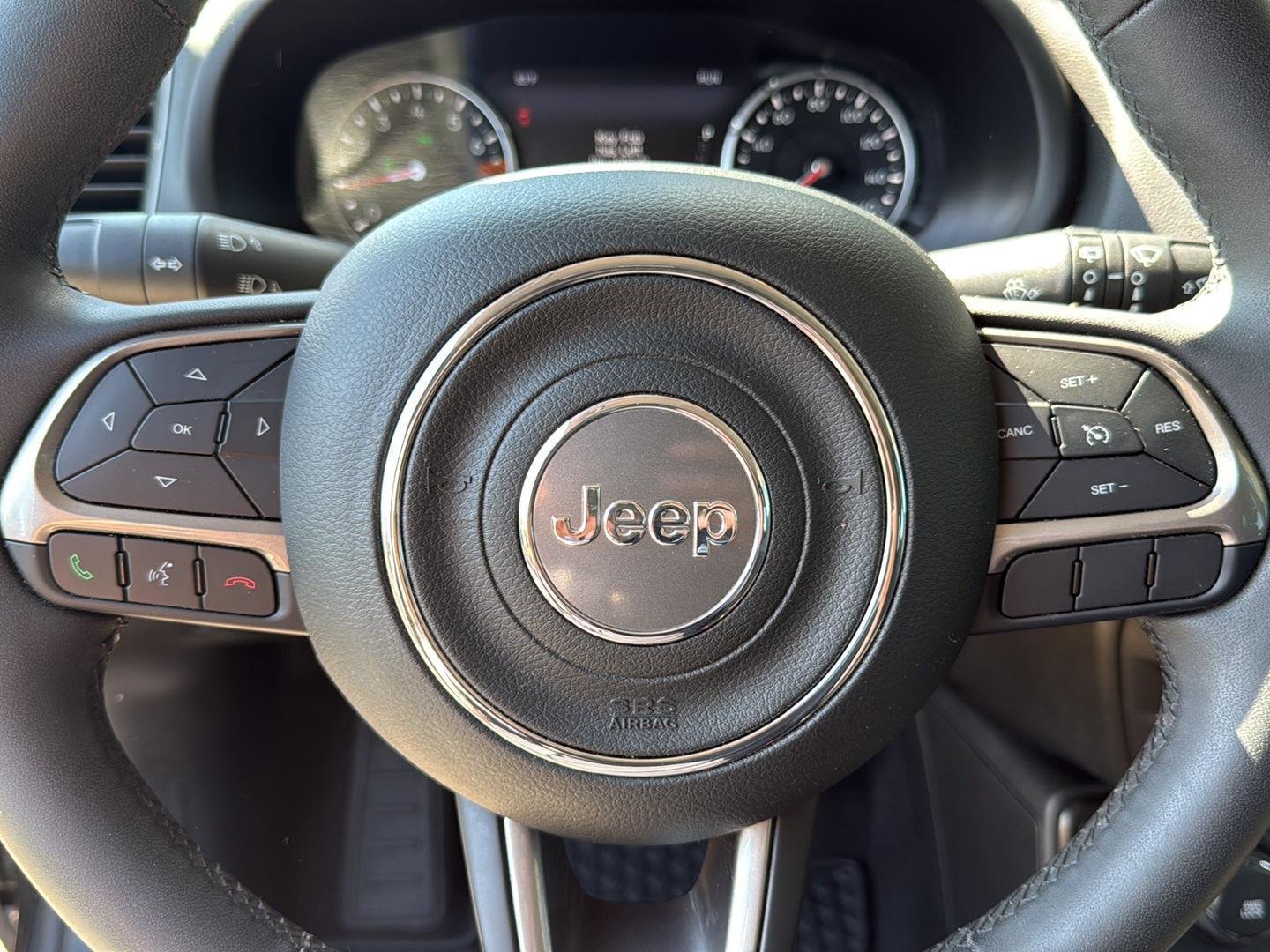 Used 2022 Black Clearcoat Jeep Latitude image 15
