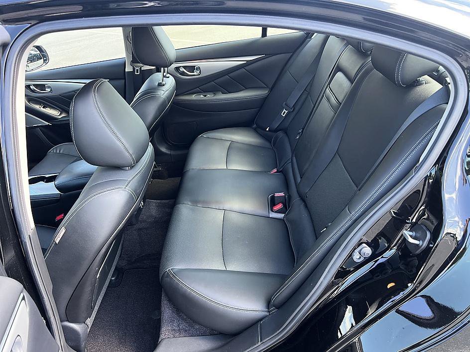 Used 2023 Black Obsidian INFINITI LUXE image 14