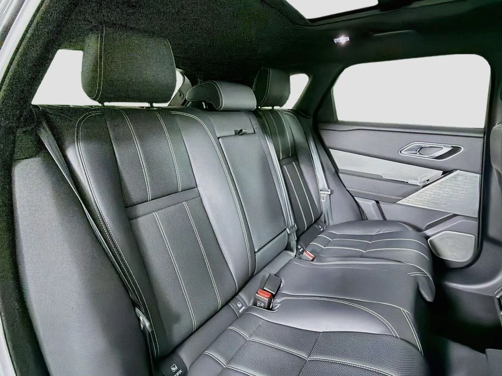 Used 2022 Black Land Rover S image 28