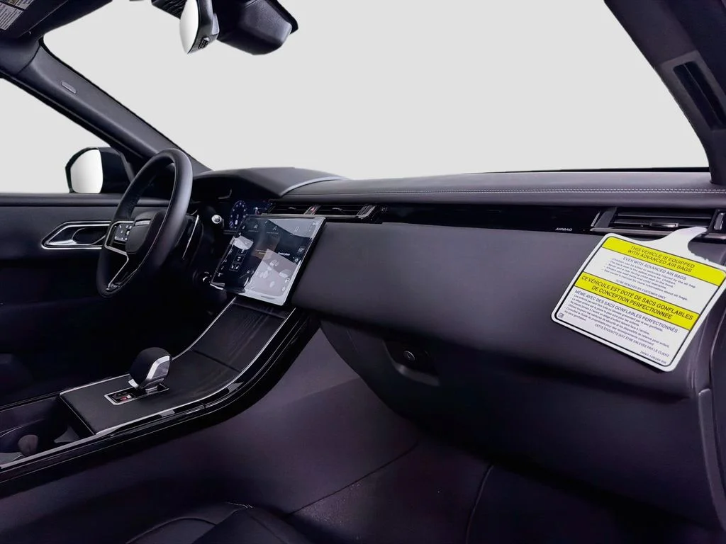 New 2026 Santorini Black Land Rover Belgravia Edition image 31