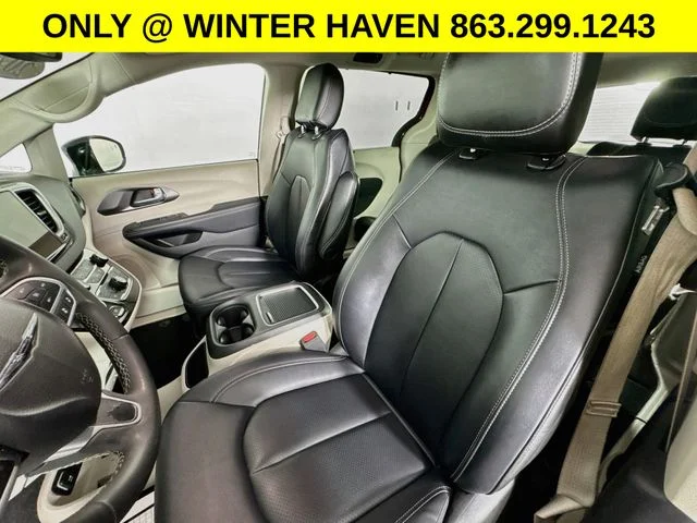 Used 2024 Red Chrysler Touring L image 19