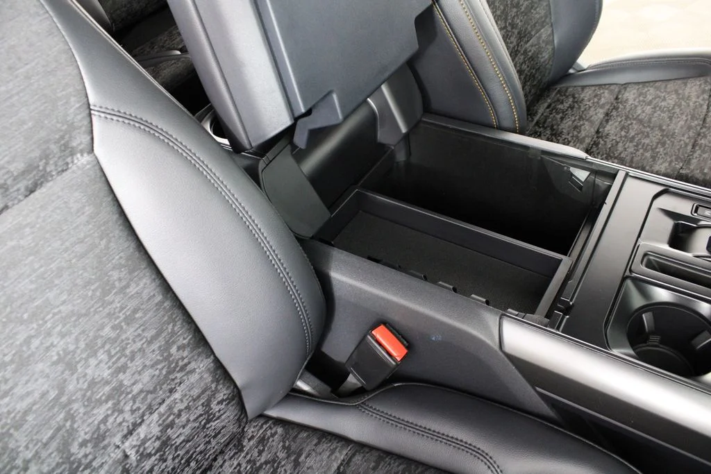 New 2026 Carbonized Gray Metallic Ford Tremor image 18