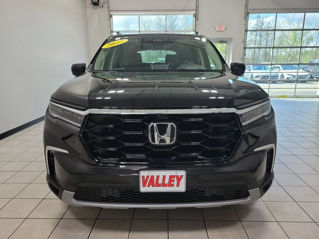 Used 2025 Black Honda Elite image 6