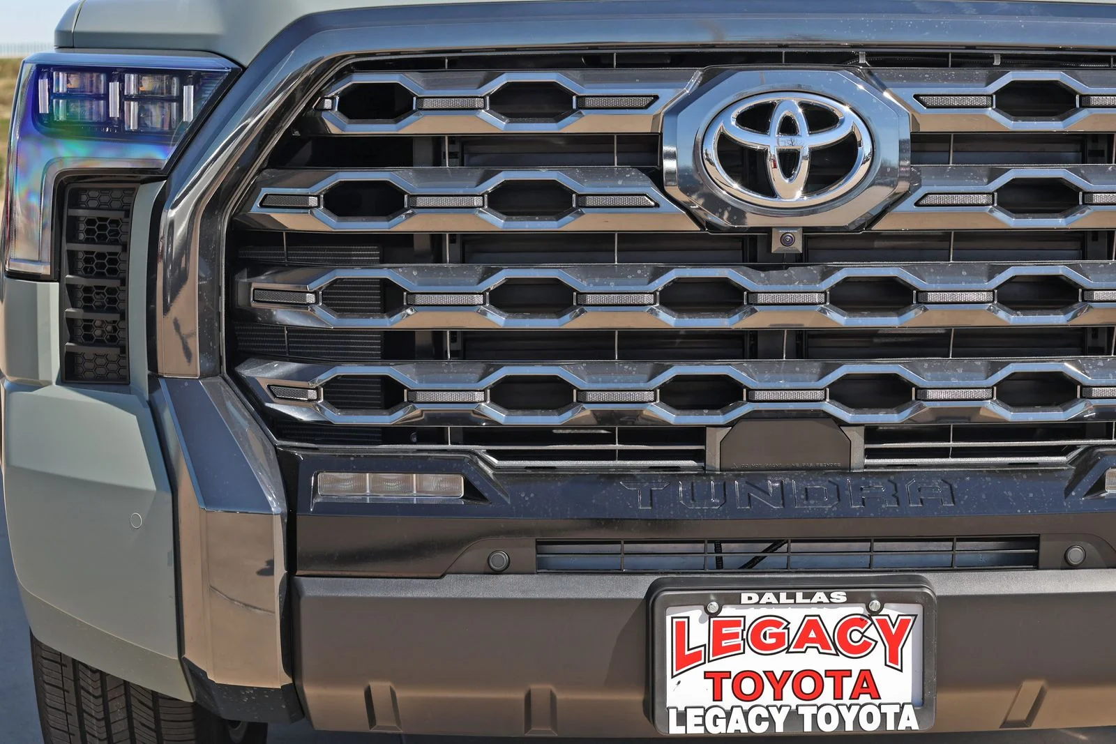 New 2026 Lunar Rock Toyota Platinum image 11