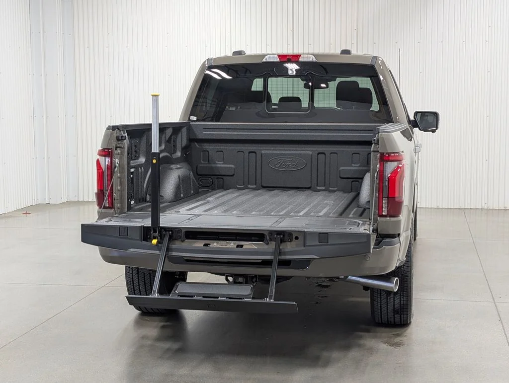 New 2026 Marsh Gray Ford Platinum® image 29