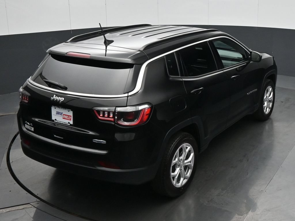 Used 2024 Black Jeep Latitude image 21