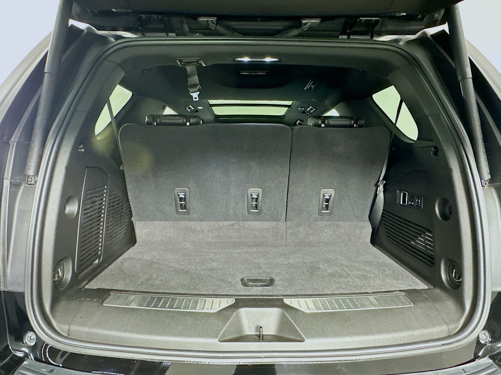 Used 2021 Black Chevrolet High Country image 29