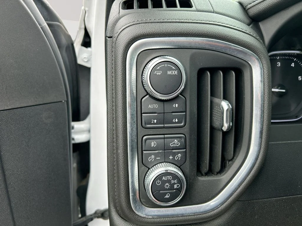 Used 2023 White GMC SLT image 20