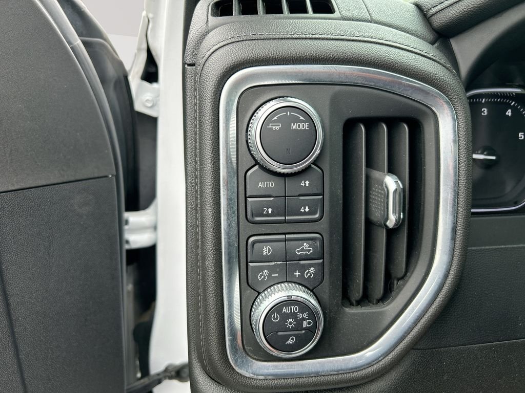 Used 2023 White GMC SLT image 20
