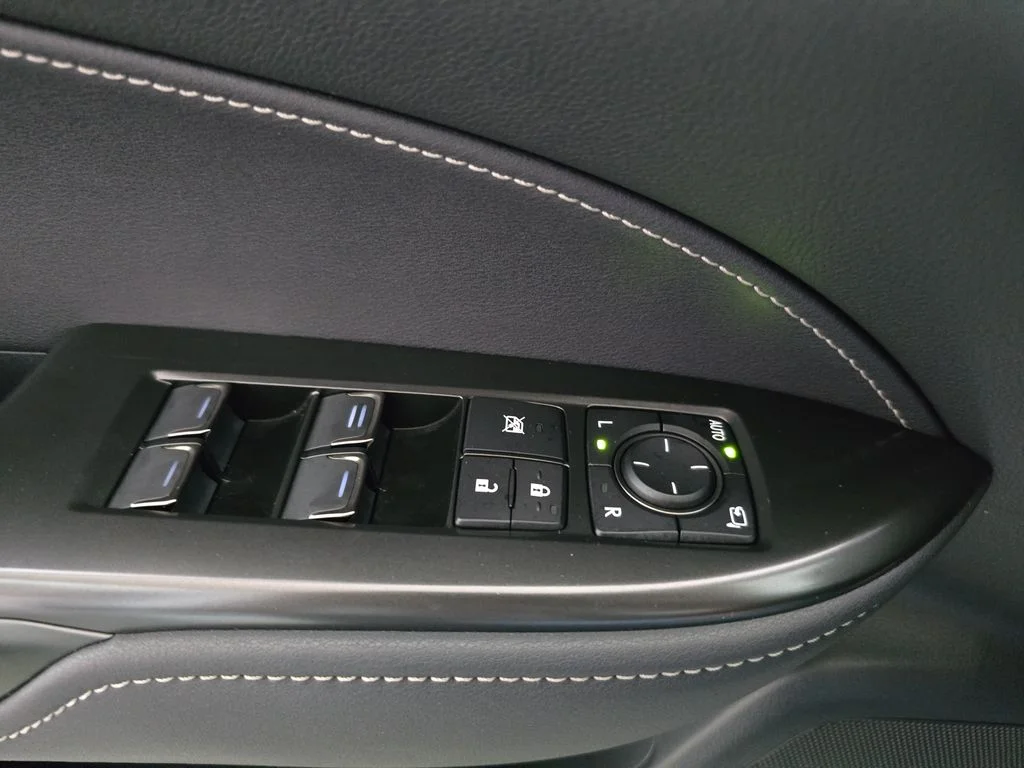 Used 2022 White Lexus 450h+ Luxury image 29