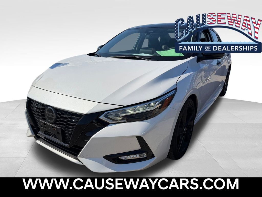 2023 Nissan Sentra SR CVT's photo
