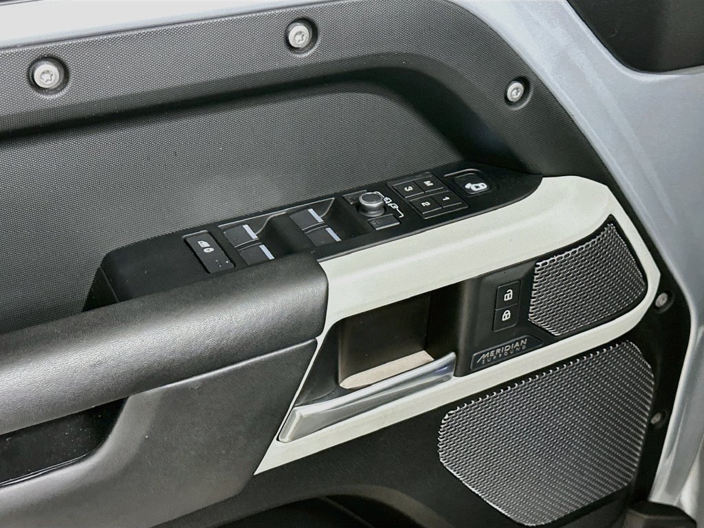 Used 2022 Silver Land Rover XS Edition image 19