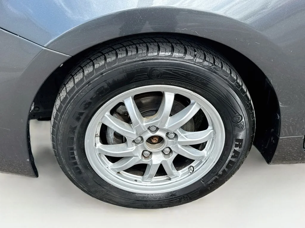 Used 2014 Gray Toyota Three image 36