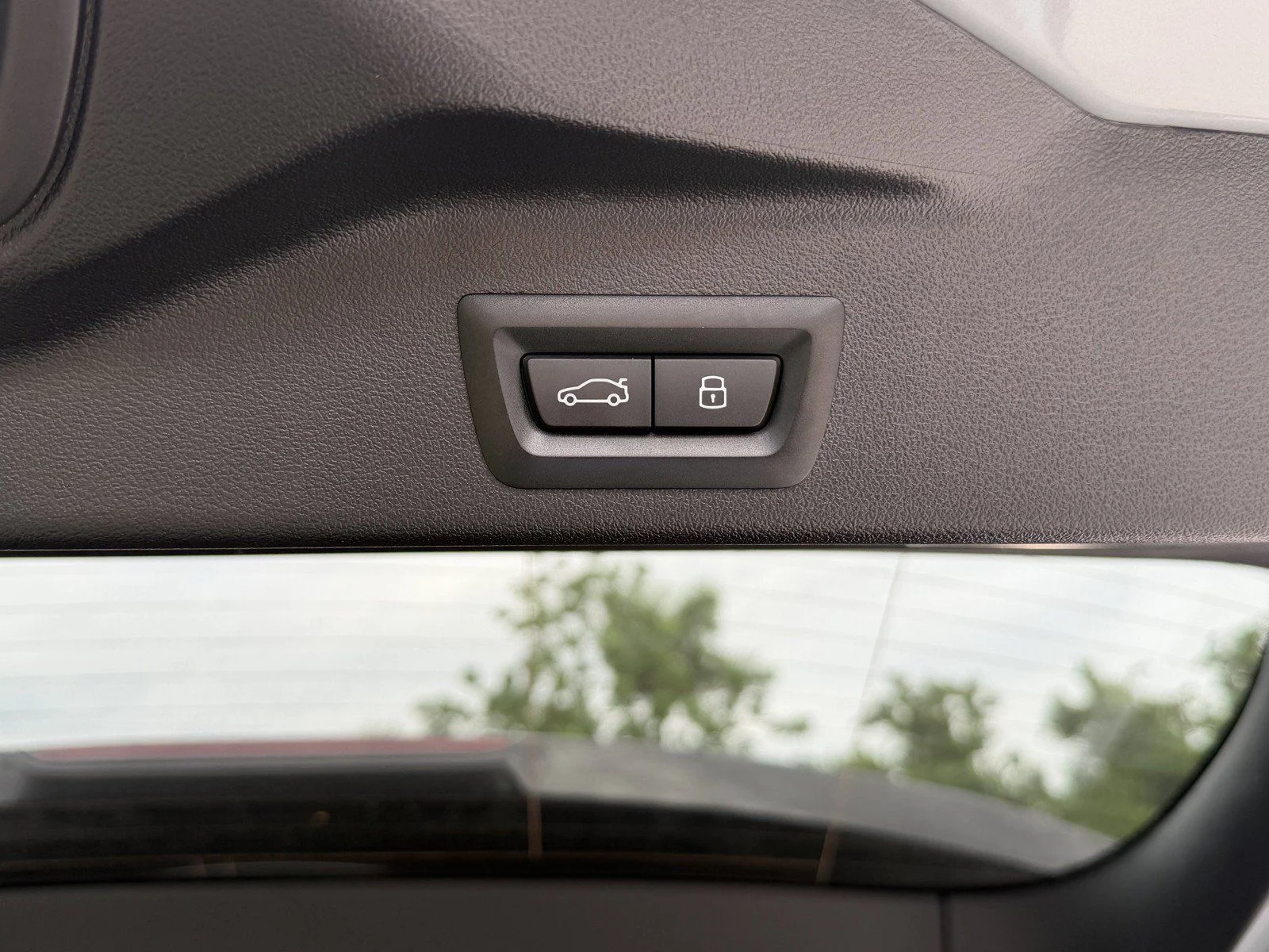 Used 2024 Brooklyn Grey Metallic BMW M60i image 13