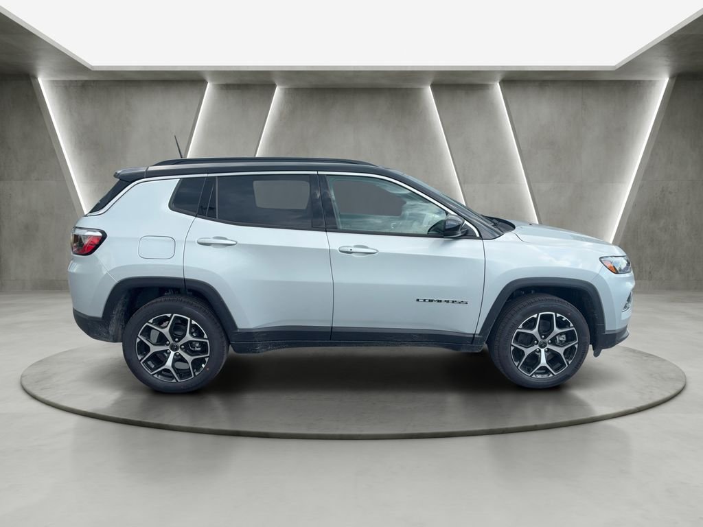 New 2026 Silver Zynith Metallic Clear-Coat Exterior Paint Jeep Limited image 8