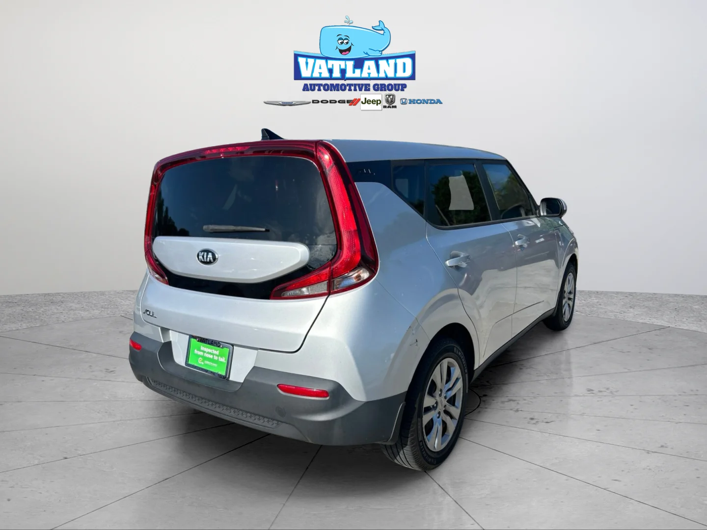 Used 2020 Sparkling Silver Kia LX image 5