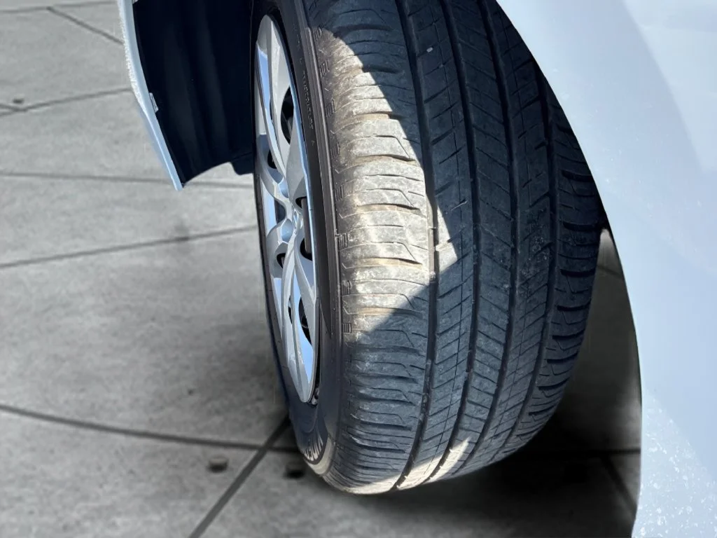 Used 2025 White Toyota LE image 27