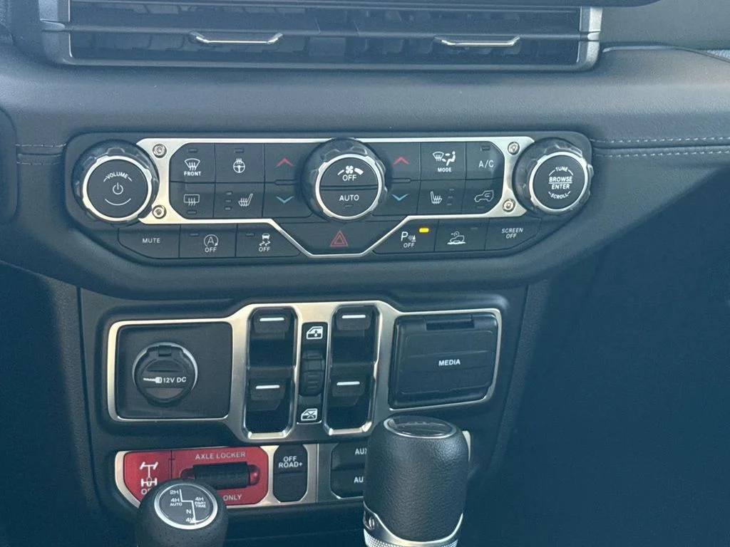 New 2026 Gray Jeep Mojave X image 17