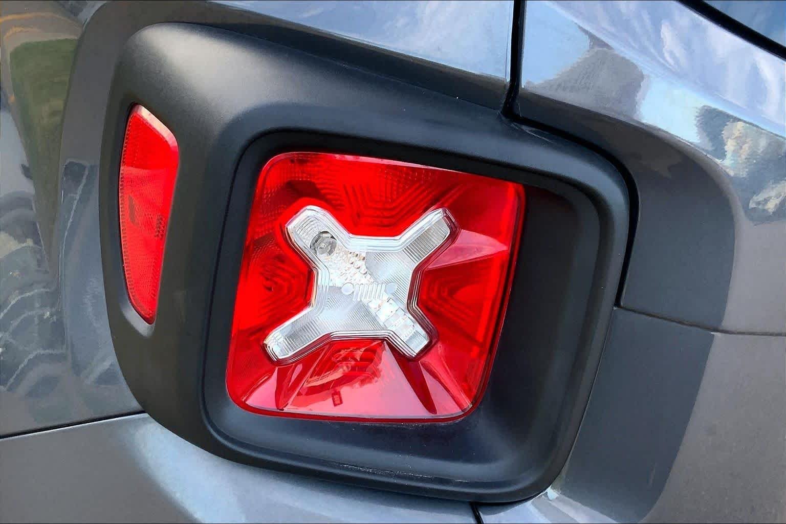 Used 2021 Graphite Gray Jeep Latitude image 29