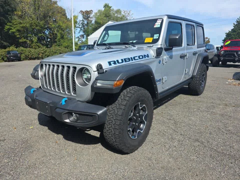 Used 2023 Silver Zynith Clearcoat Jeep Rubicon image 2