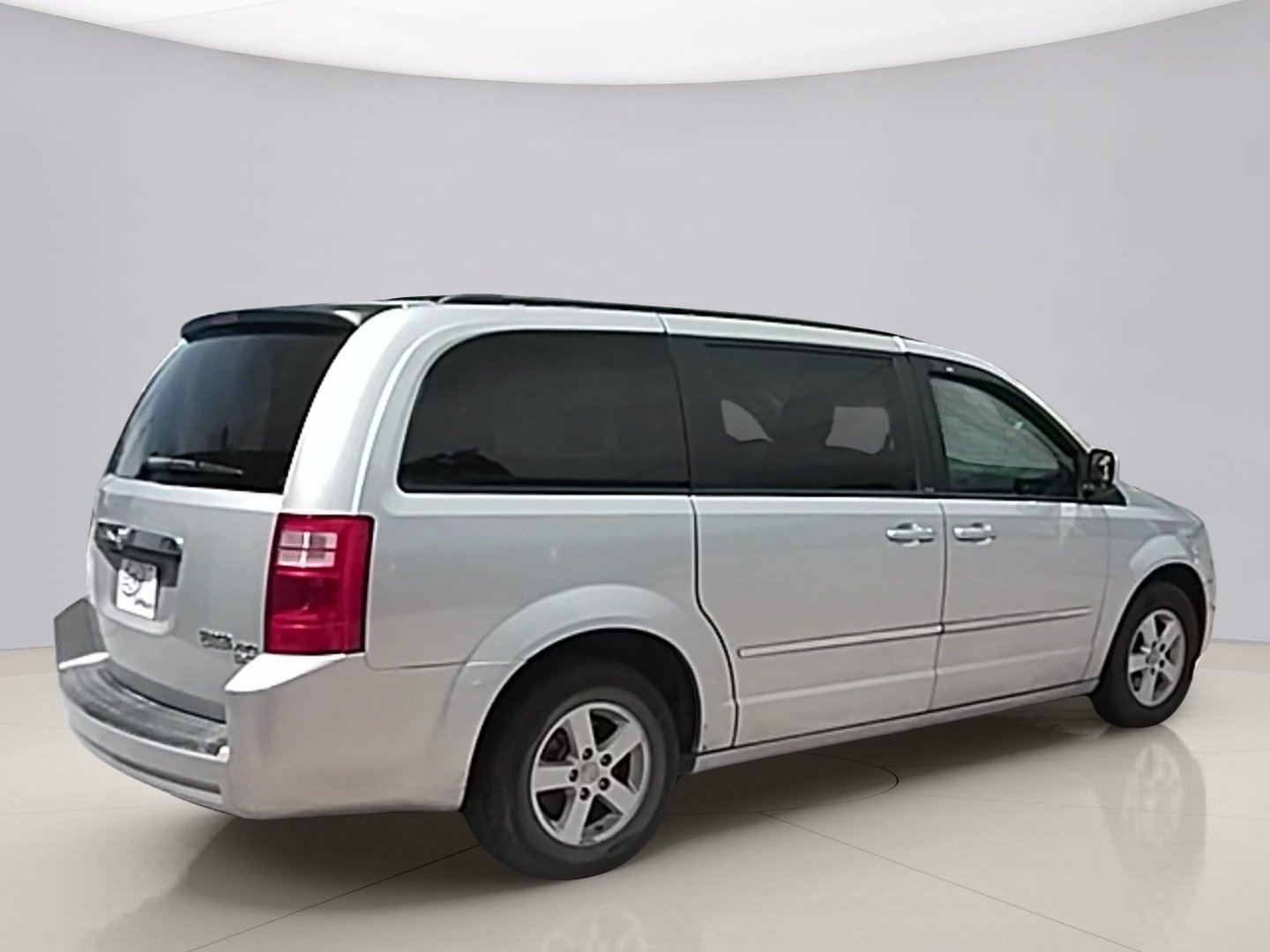 Used 2010 Silver Dodge SXT image 5