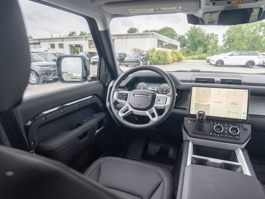 New 2026 Santorini Black Land Rover S image 18