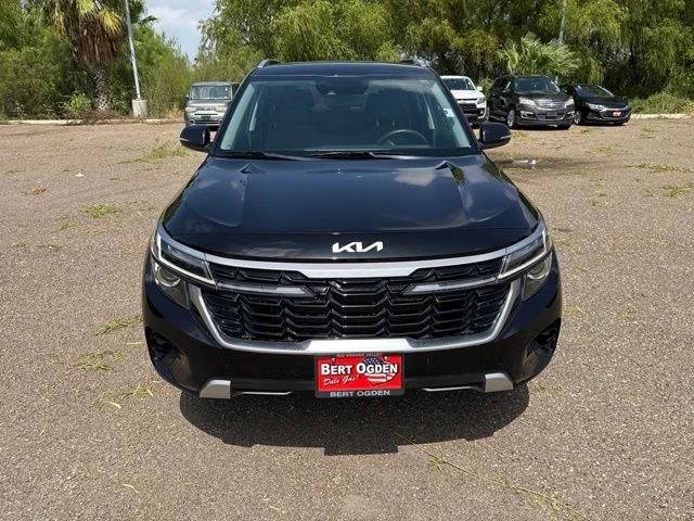 Used 2024 Black Kia S image 2