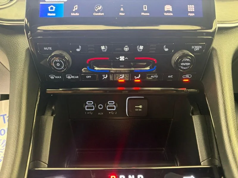 Used 2023 White Jeep Overland image 35