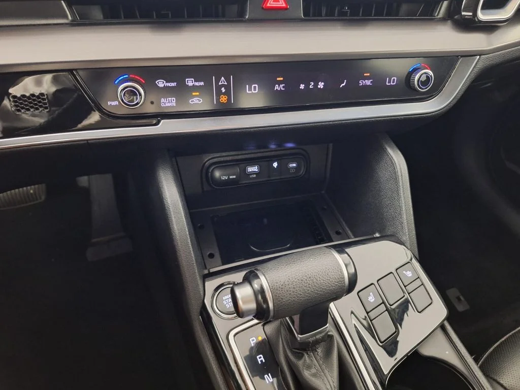 Used 2025 Sapphire Blue Kia EX image 16