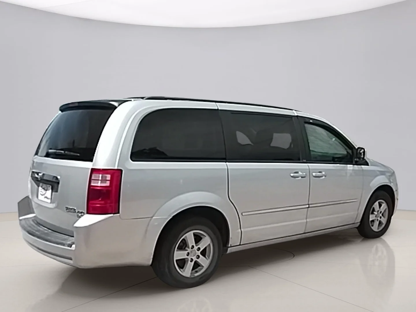 Used 2010 Silver Dodge SXT image 5