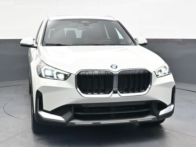 Used 2023 White BMW xDrive28i image 11