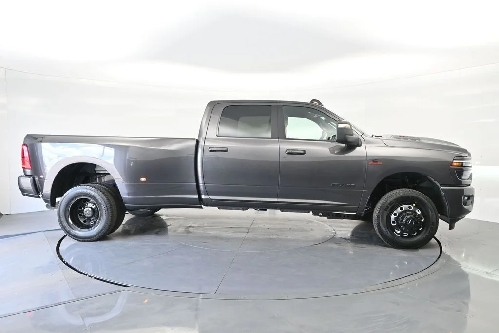 New 2026 Granite Crystal Metallic Clear-Coat Exterior Paint RAM Laramie image 6