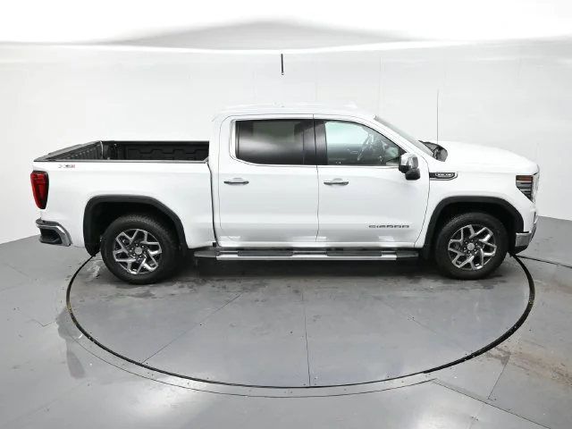 Used 2023 SUMMIT WHITE GMC SLT image 38