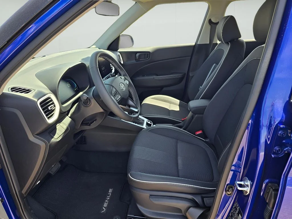 Used 2025 Intense Blue Hyundai Limited image 9