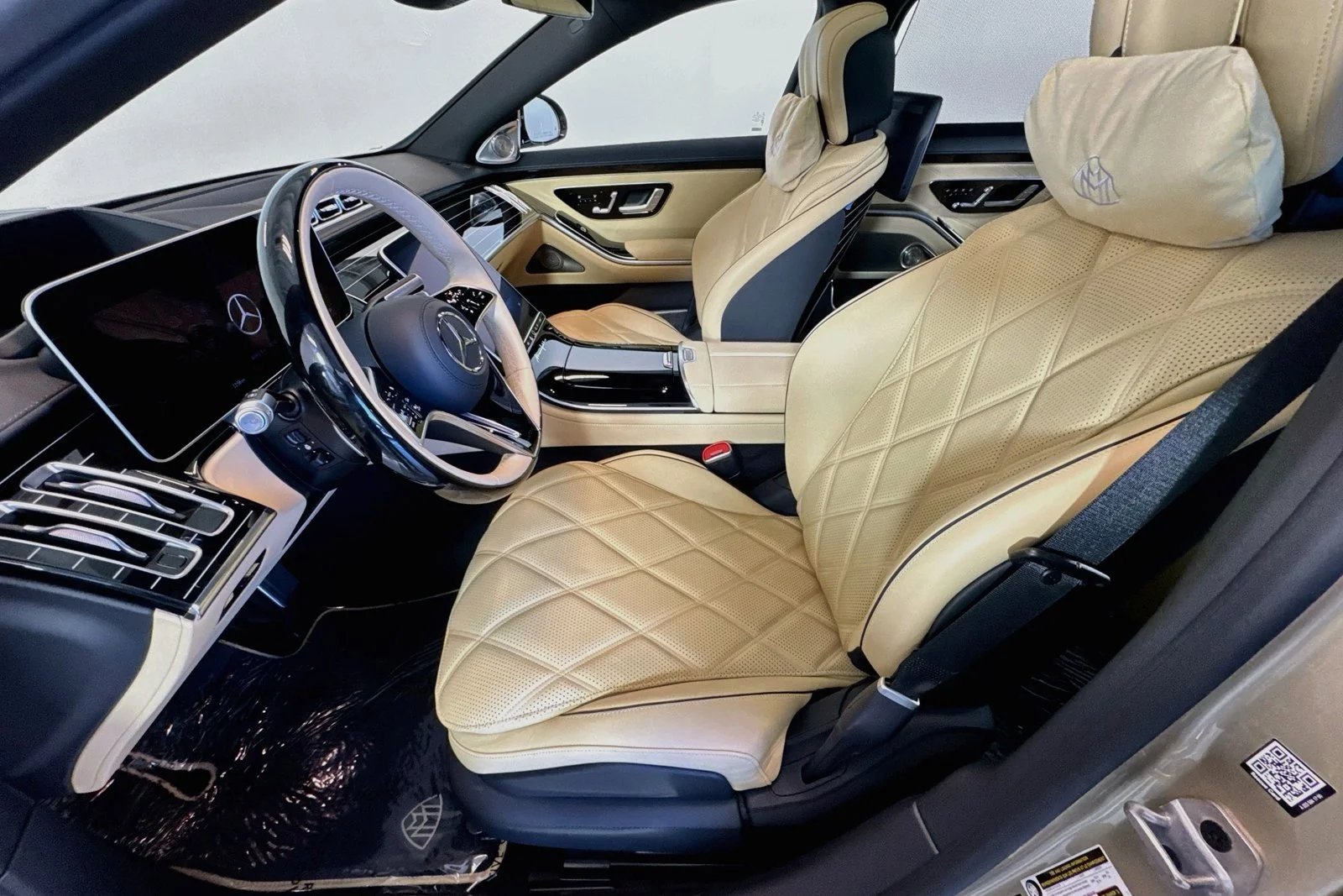 Used 2024 Onyx  Black Metallic Mercedes-Benz Maybach S 680 image 19