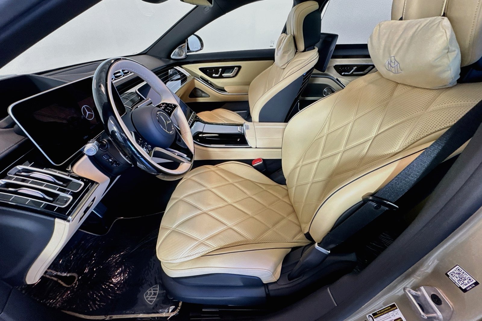 Used 2024 Onyx  Black Metallic Mercedes-Benz Maybach S 680 image 19