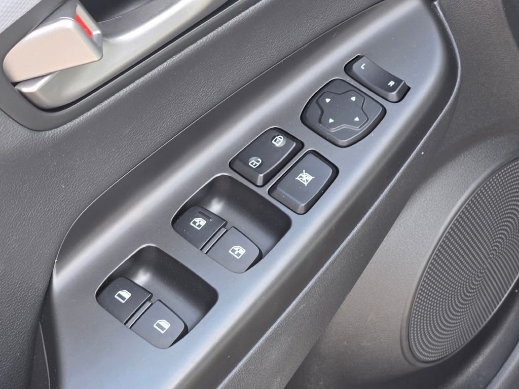Used 2021 Ultra Black Hyundai Limited image 18