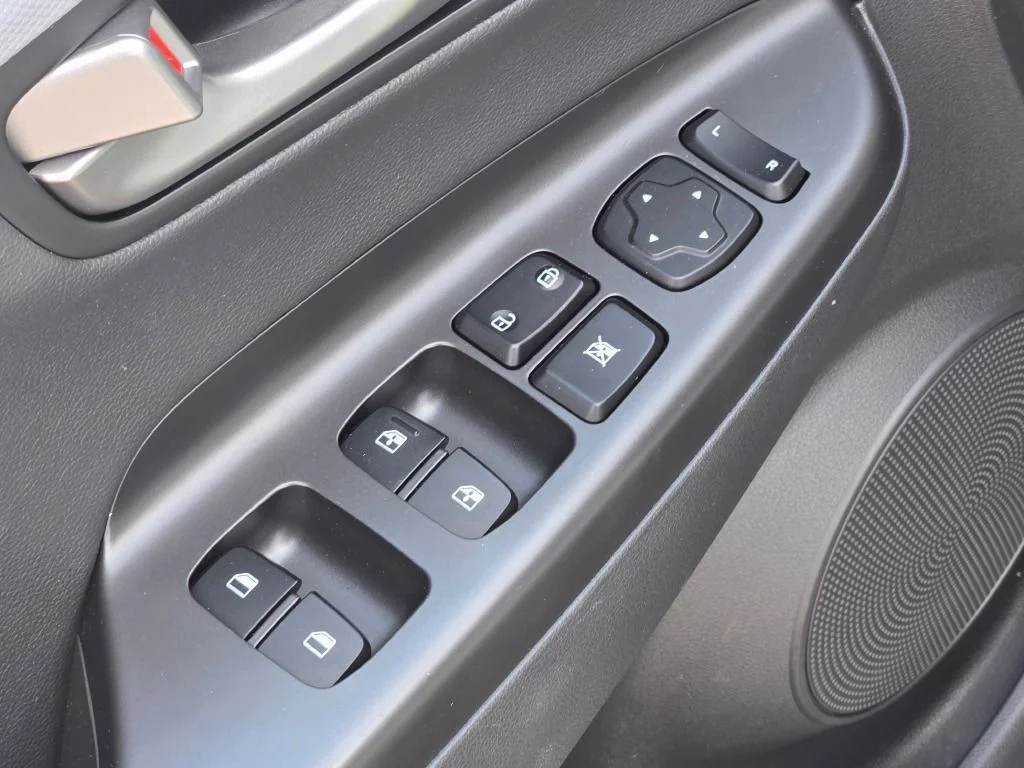 Used 2021 Black Hyundai Limited image 18