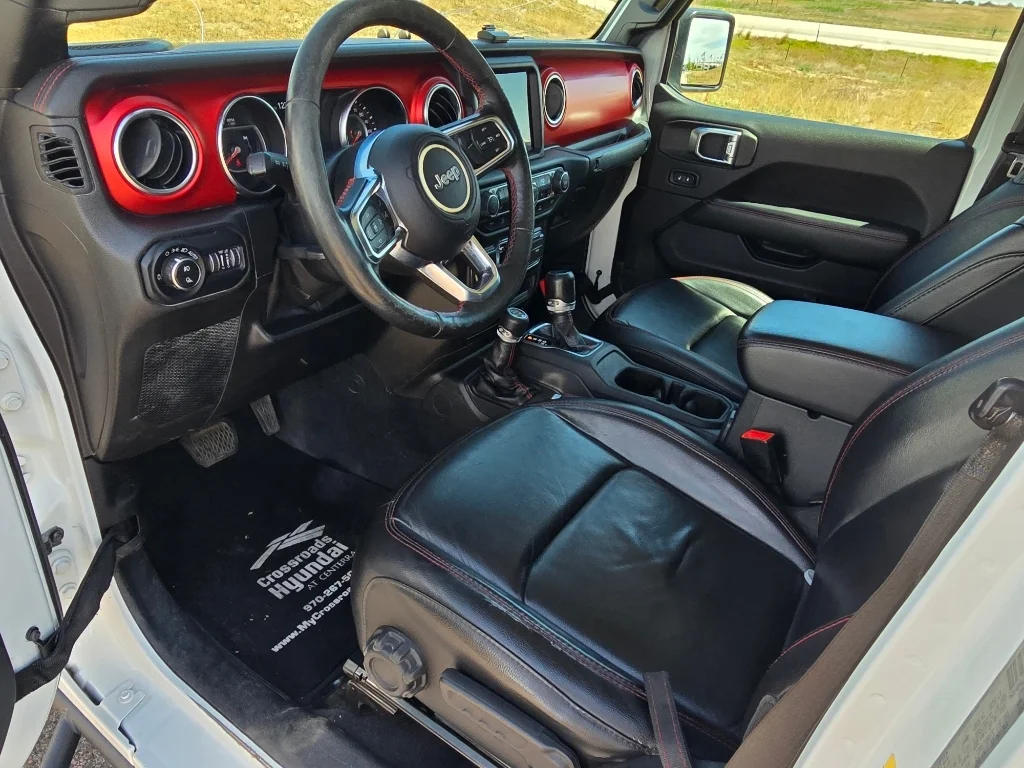 Used 2020 Bright White Clearcoat Jeep Rubicon image 25