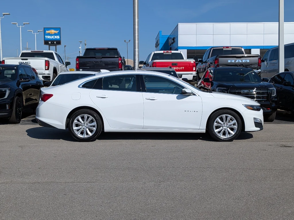 Used 2024 Summit White Chevrolet LT image 2