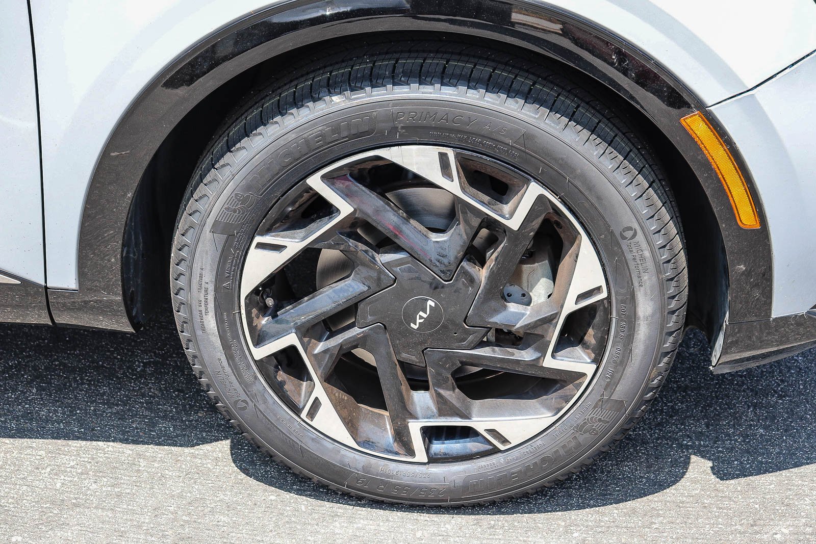 Used 2024 Wolf Gray Kia SX-Prestige image 7